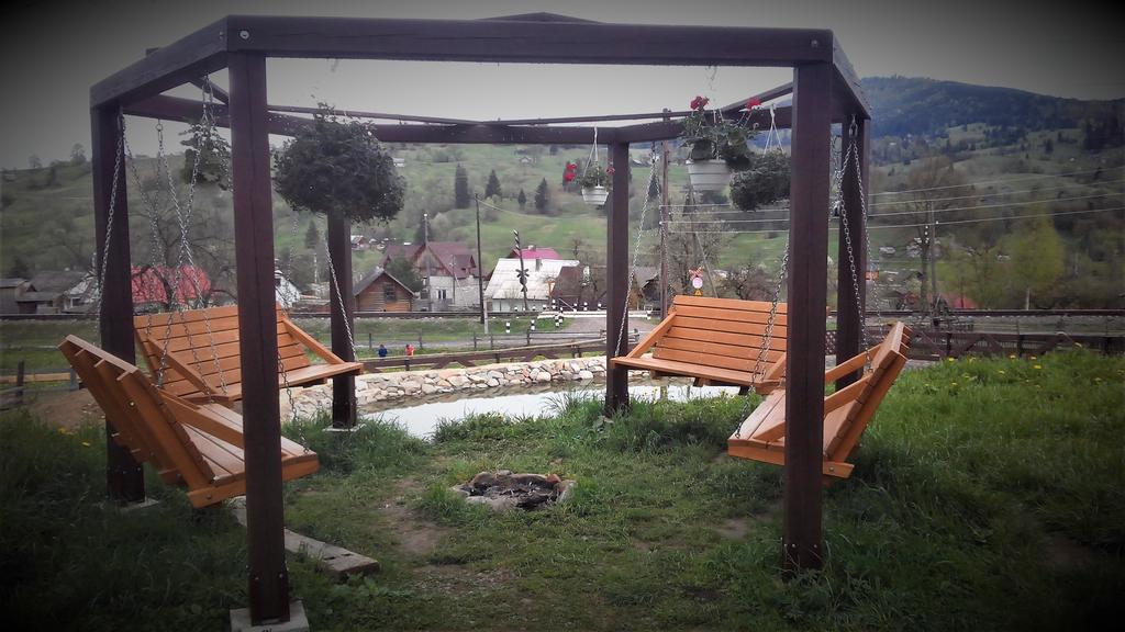 Cottage Ozerniy Lazeshchyna Luaran gambar